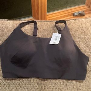 Lululemon NWT in alignment bra size 14